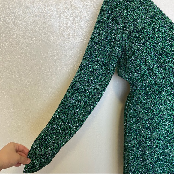 Sanctuary Stay the Night Printed Wrap Dress - Picture 9 of 16